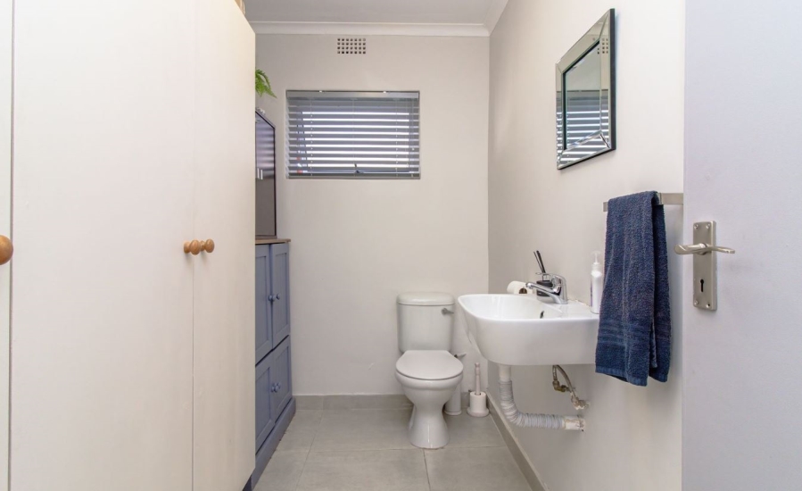1 Bedroom Property for Sale in Sandbaai Western Cape